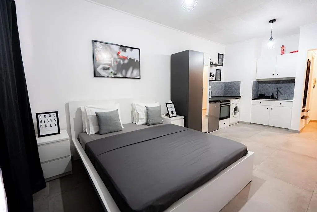 Hubstay - Klea'S City Apartment Suite 拉纳卡 塞浦路斯
