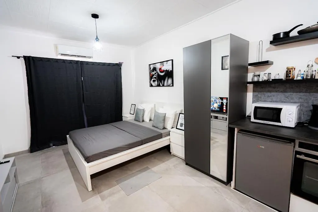 Hubstay - Klea'S City Apartment Suite 拉纳卡