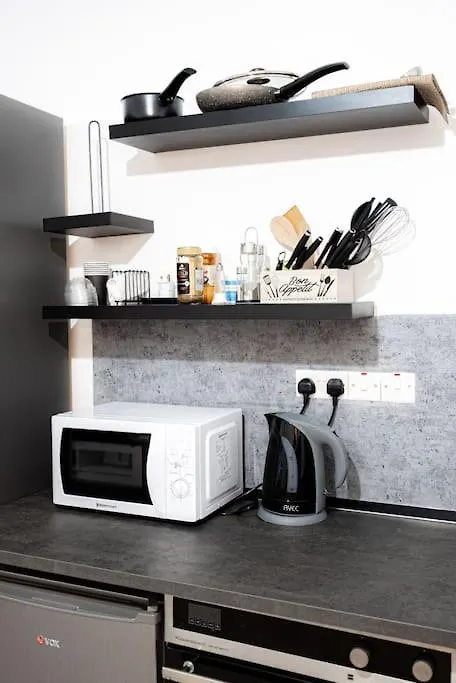 Hubstay - Klea'S City Apartment Suite 拉纳卡 塞浦路斯